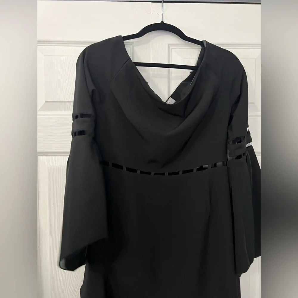 FINDERS KEEPERS Black Solar Dress - Picture 7 of 8